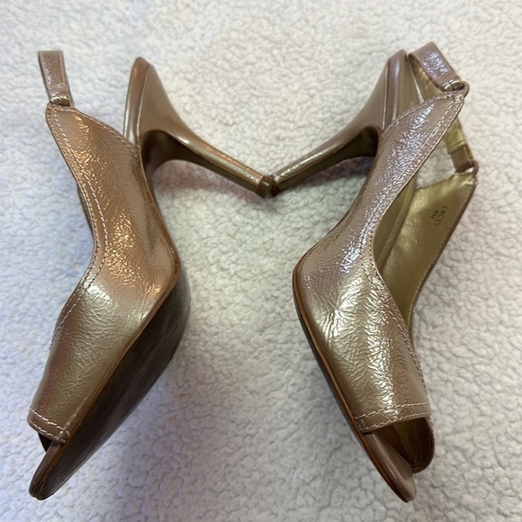 Tahari Lacey Open Toe Strap Back 4” Stiletto Heels Preowned Size 9 - Picture 7 of 12